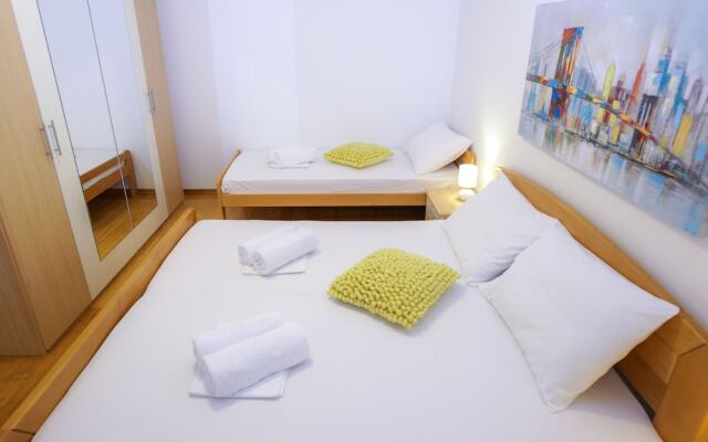 Summer Breeze Apartments