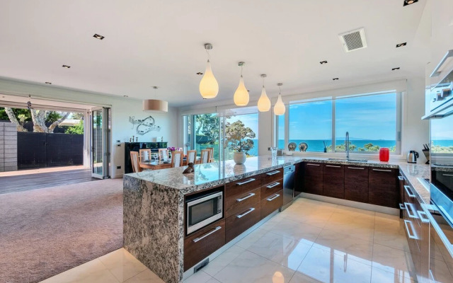 Elegant Sea-View Villa on the Northshore