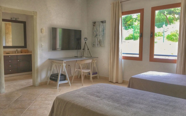 Superb 2-bedroom Designer Apartment