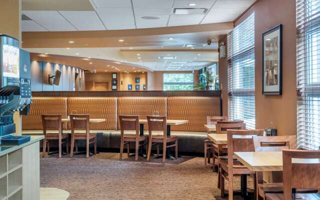 Best Western Plus Bathurst Hotel & Suites