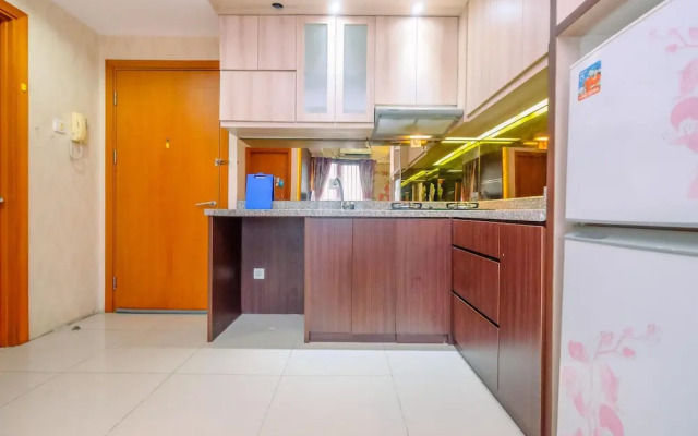 Nice And Comfort 2Br Apartment At Woodland Park Residence