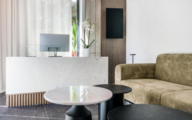 ACRO Upscale Residences