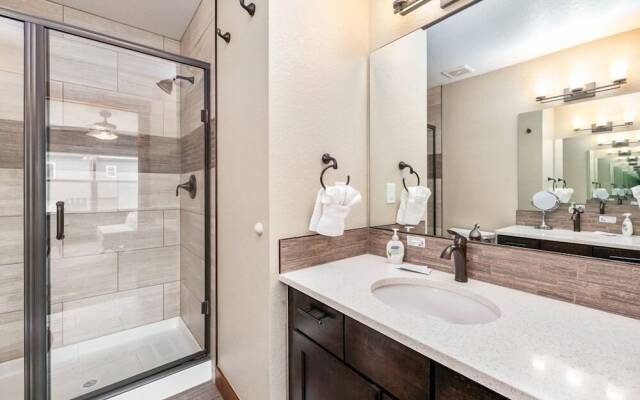 Spectacular Townhome Near Breweries and River District!