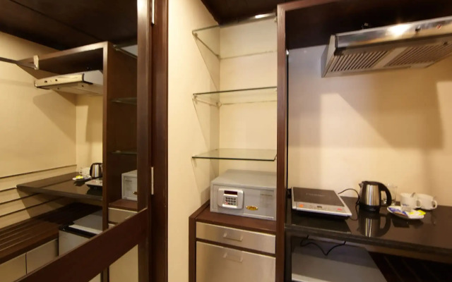 Saravana's Golden Fruits Business Suites
