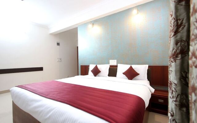 OYO 9959 Hotel Varcity Ruby