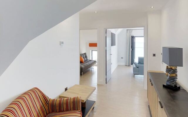 14 Waterstone House, Penthouse, Tenby