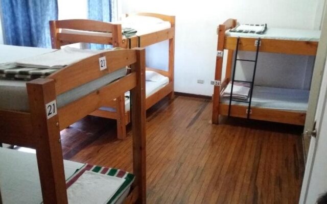 Gaudys Backpackers - Hostel
