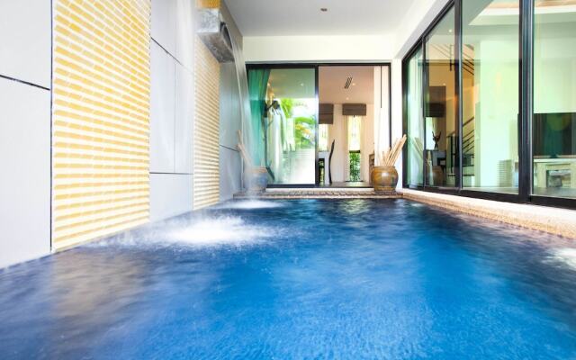 Luxury Pool Villa Kamala