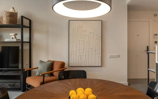 Sant Pau Balcony Trendy 2BR Near Avinguda Gaudí