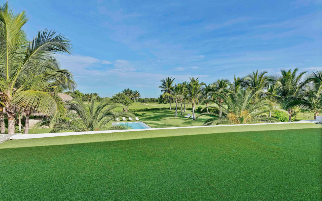 Magnificent 5BR Modern Tropical Villa With Pool