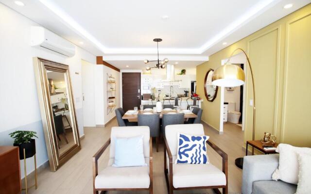 RealLuxe Stylish apartment with pool and gym