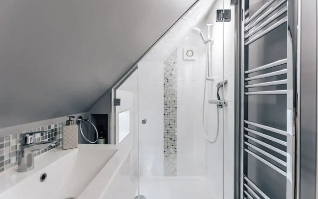 Hygge Lodge - From 110 Per Night