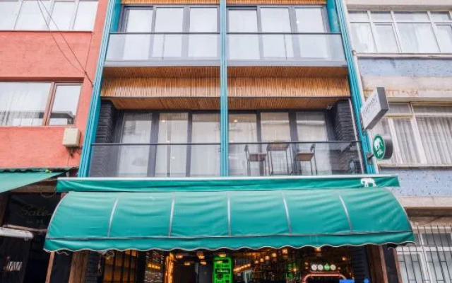 Elephant In The Room Hotel