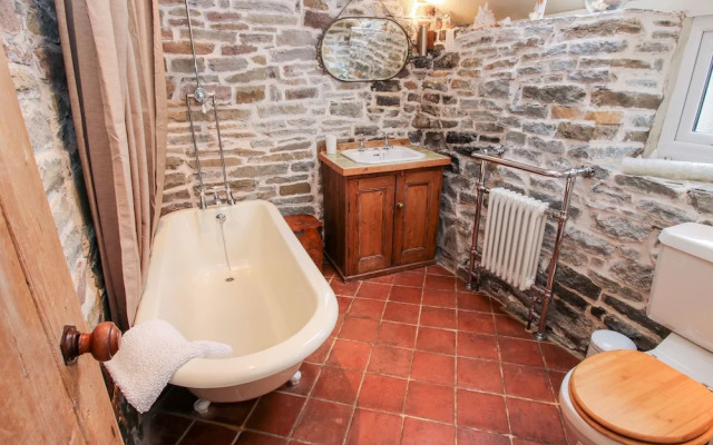 Castle Cottage