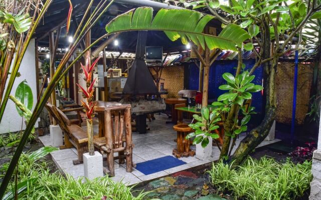 Hostal Santa Cruz Backpackers