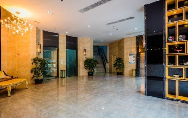 Jinlizhou Hotel (Gongbei Port Light Rail Station)