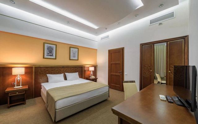 Hotel «ALARUS LUXE»