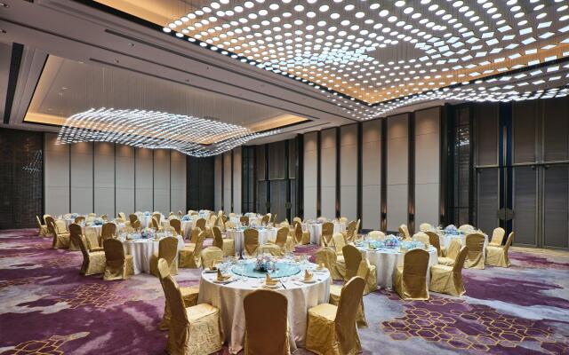 Crowne Plaza Wuxi Lake View by IHG