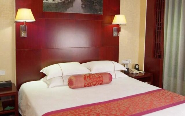 Gold Riverside Hotel