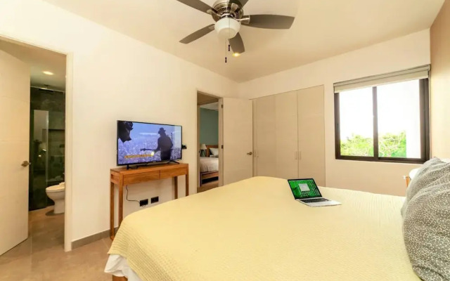 Comfortable, Spacious Penthouse- 2 Bedrooms- 7 People