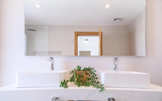 Gorgeous Terrific Roof Terrace With Private Picuzzi