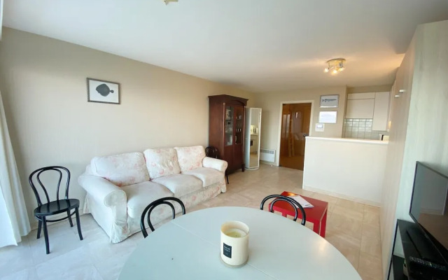 Beachside Stay With Views