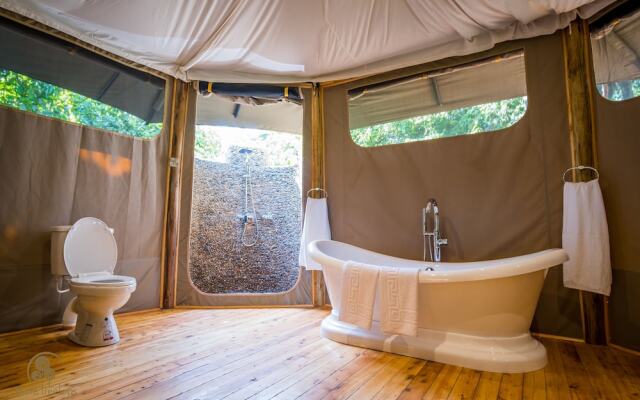 Mara Treetops Luxury Camp