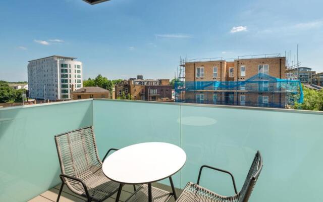 Spacious and Bright Apartments in Brentford