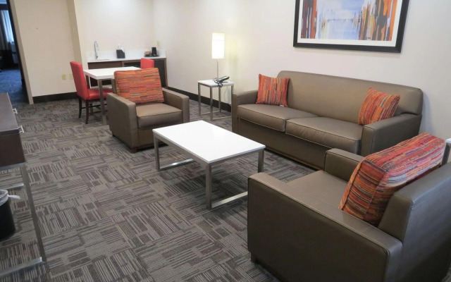 Holiday Inn Milwaukee Brookfield by IHG