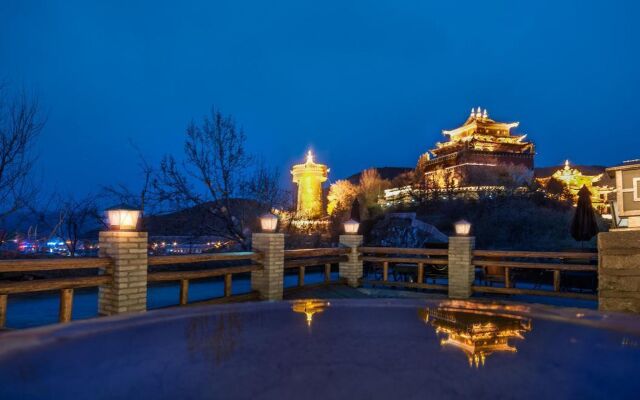 Shangri-La E-Outfitting Boutique Hotel