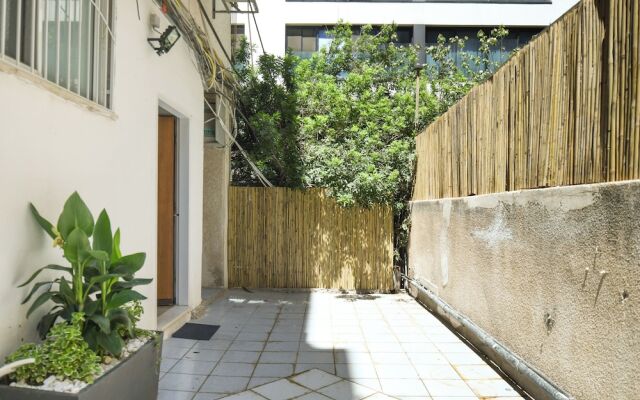 Simple Living in Tel Aviv by Sea N' Rent