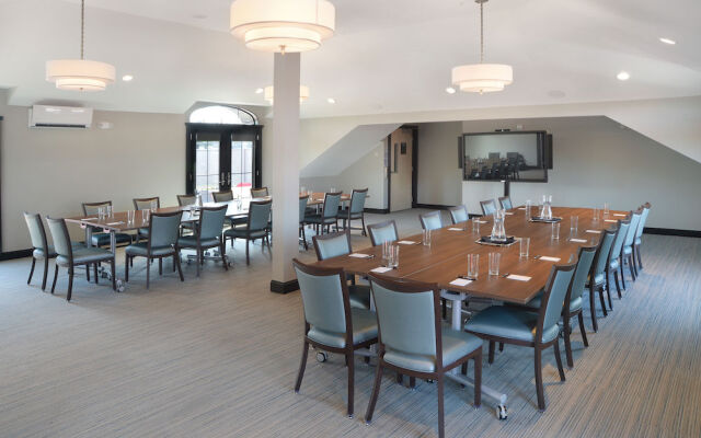 Pavilion Grand Hotel