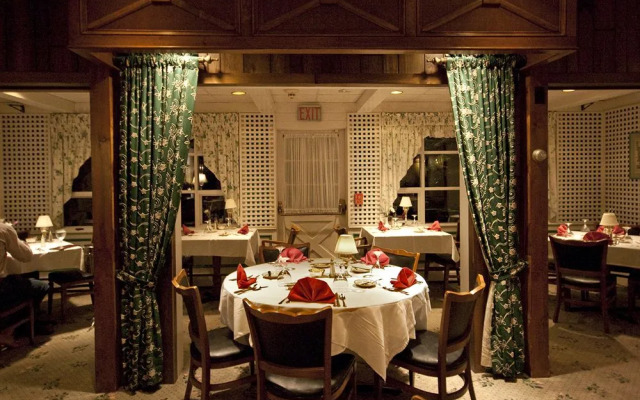 Crescent Lodge and Country Inn - Adults Only