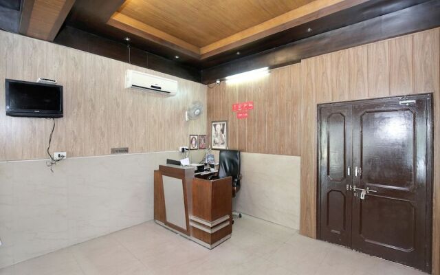 OYO 15523 Hotel JD Inn