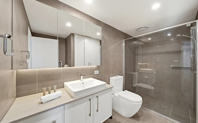 Stylish 1-bed Retreat in Braddon – Bathroom – Tuggeranong
