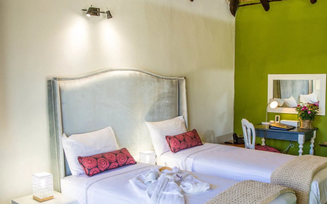 TshiBerry Bed & Breakfast