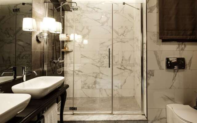 1926 Le Parisot Boutique Suites