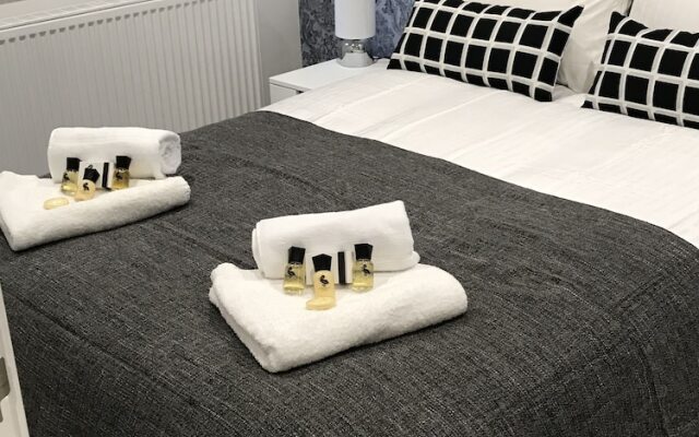 Shepherd Apartment