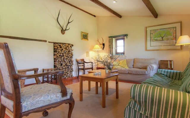 Exquisite Holiday Home in Issac With Swimming Pool