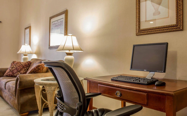 Quality Inn Huntersville near Lake Norman