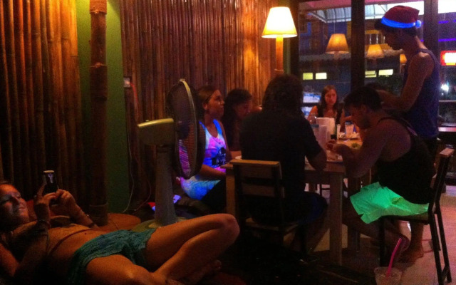 Baan Tai Backpackers