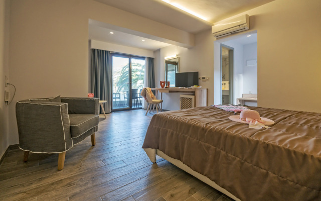 Lagomandra Beach Hotel and Suites