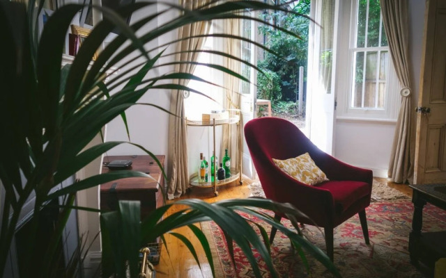 Charming 1 Bedroom Flat in Brook Green