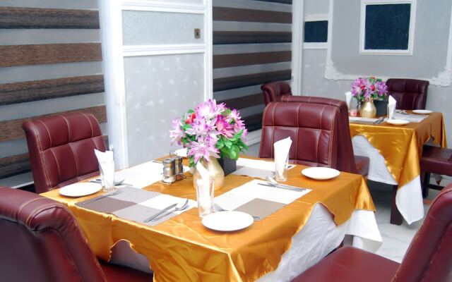 Glo-ran Hotel and Event Place