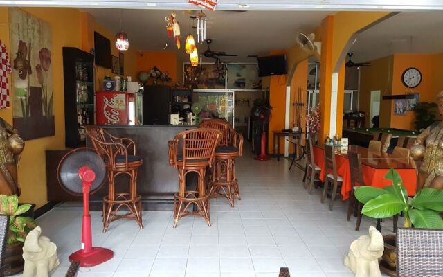 Pitstop Restaurant and Guesthouse