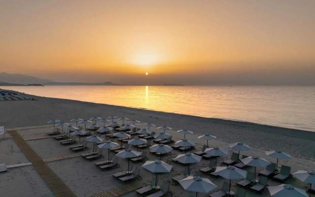 Marinos Beach Hotel