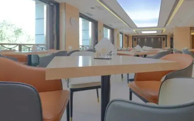 Huachen Hotel