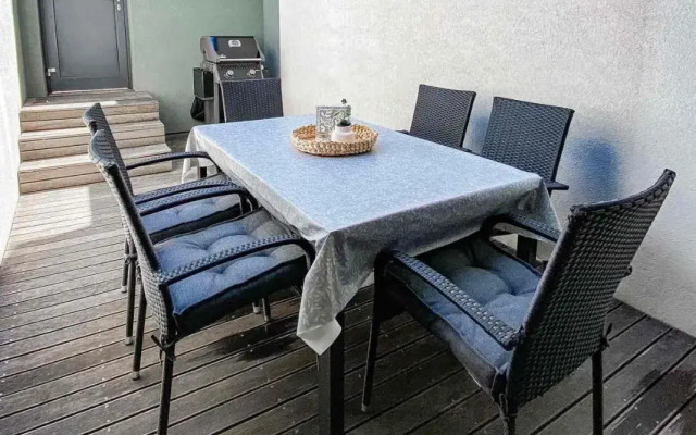 Seaview Apt Koper 1