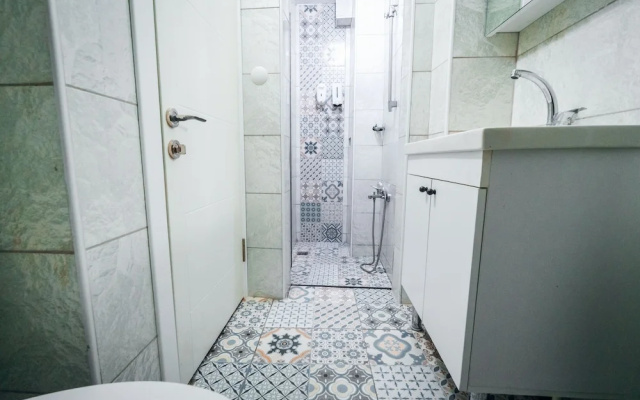 Evin Suit Hotel