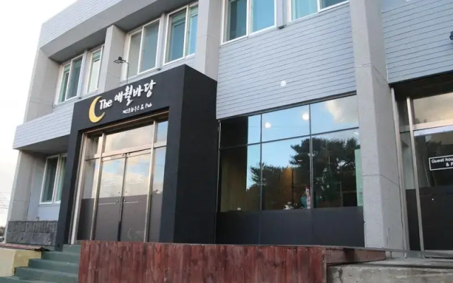 The Aewolbadadang Guesthouse Jeju